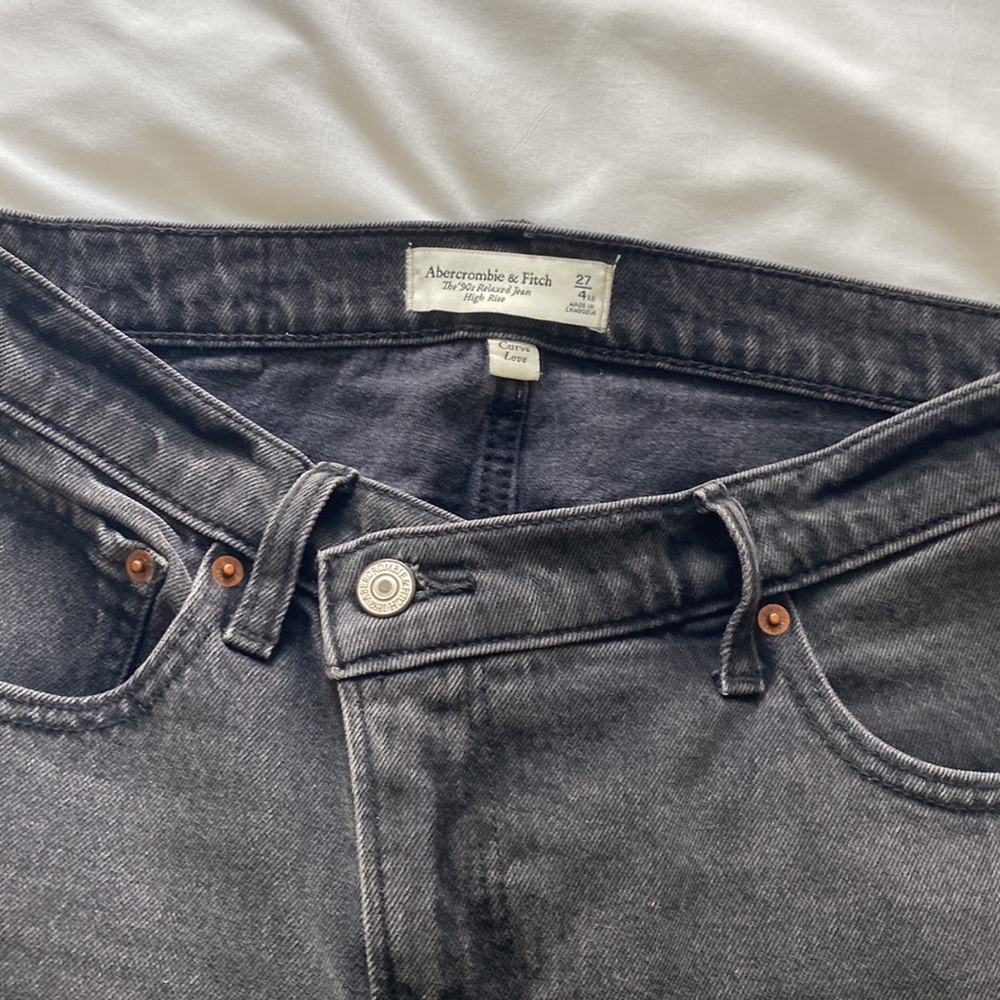 Abercrombie 90’s Relaxed Crossover Jeans